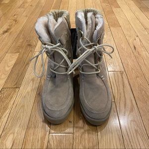 Austrailia Luxe Collective Suede and Shearling hidden wedge boots size 5 NWT